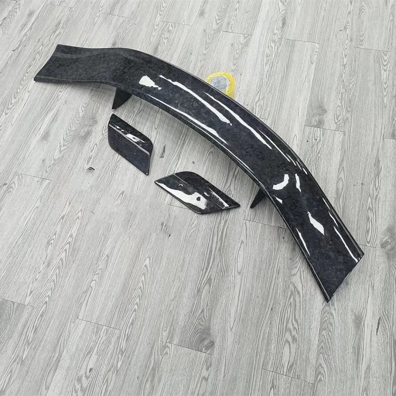 High Quality  Carbon Fiber Rear Spoiler Rear Wing for  DBX to M Style